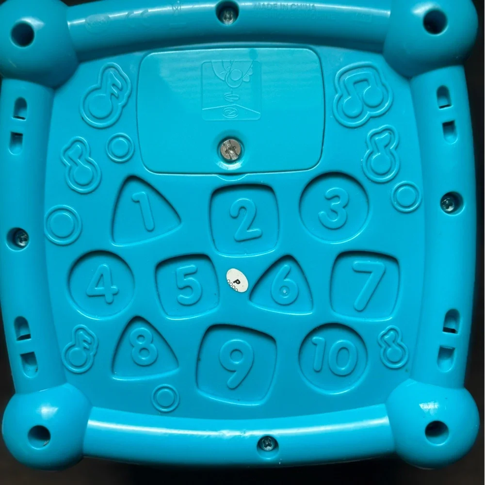 V-Tech Interactive Busy Learn Activity Cube for Babies